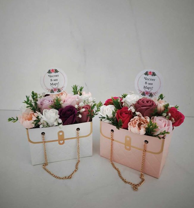 Луксозна кутия със сапунени рози