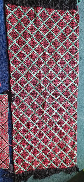 Ретро текстил с етно мотиви – калъфки, тишлайфер