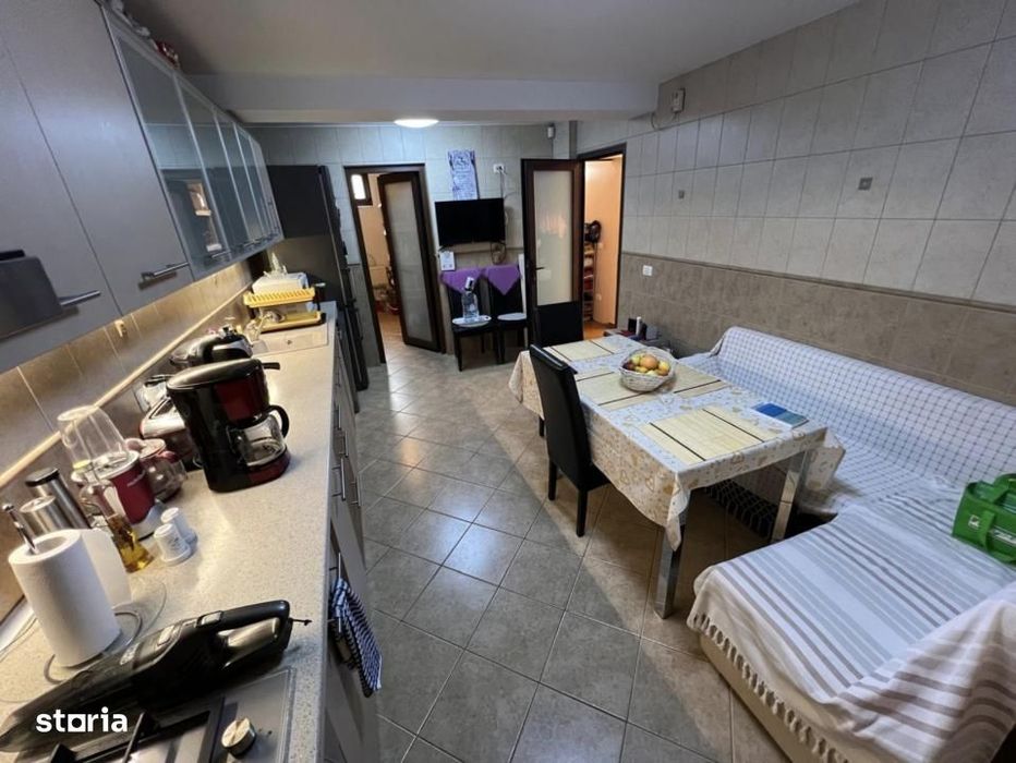 Casa individuala P+1+M - Curte proprie - Vedere lac - Oras Pantelimon