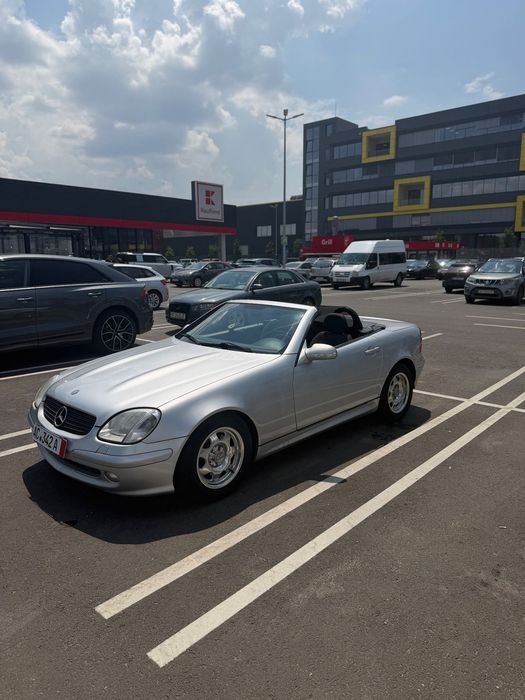 Mercedes-Benz SLK Adusă pe roți din Germania