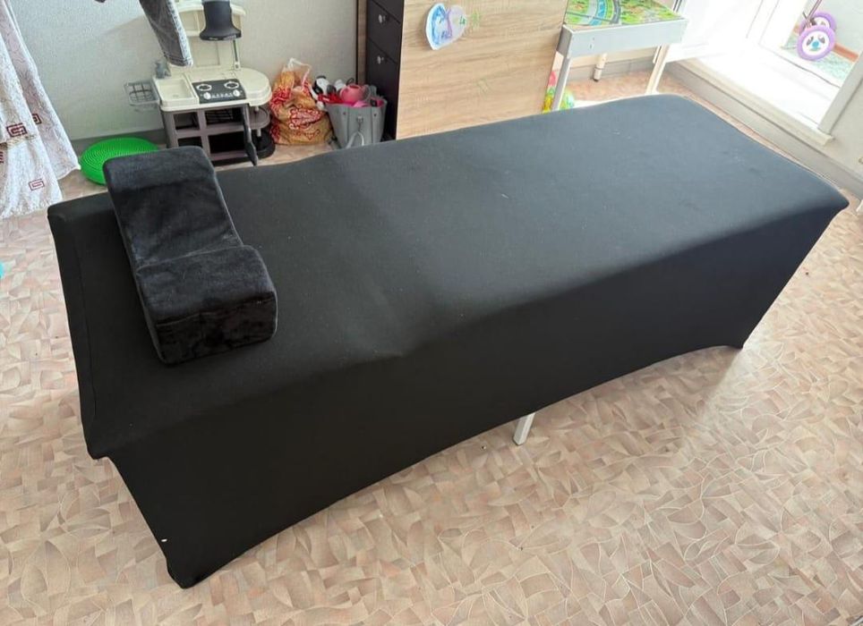 Продам кушетку. Желез.