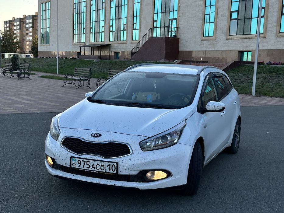 Продаётся автомобиль Киа Сид 2015 года