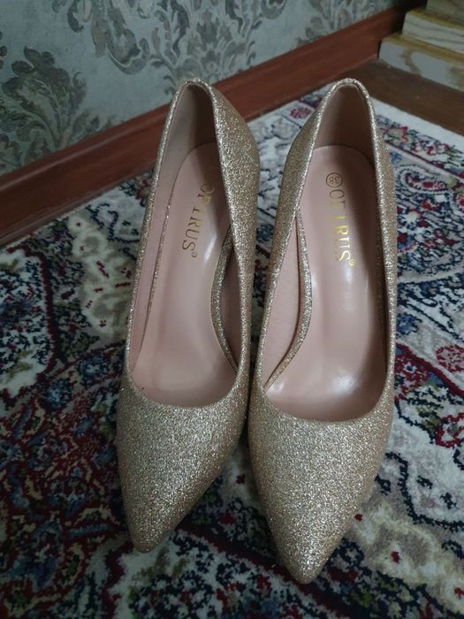туфли блестяшая  с каблучком