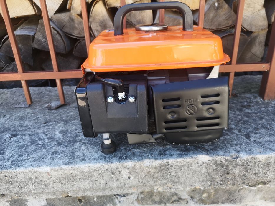 Продавам бензинов генератор за ток 650w