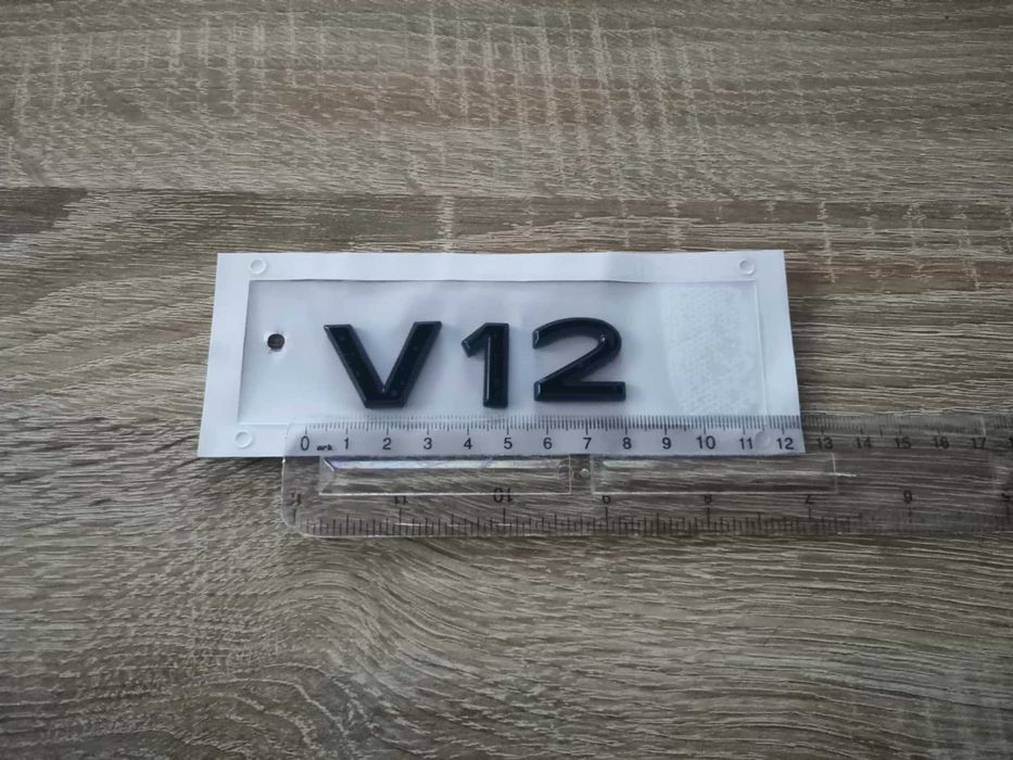 черен надпис Mercedes Maybach V12 нов фонт