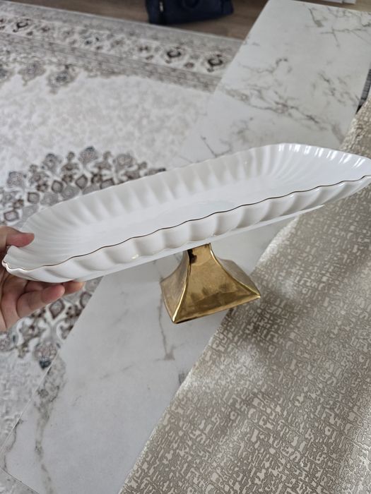 Продам тарелку на ножках