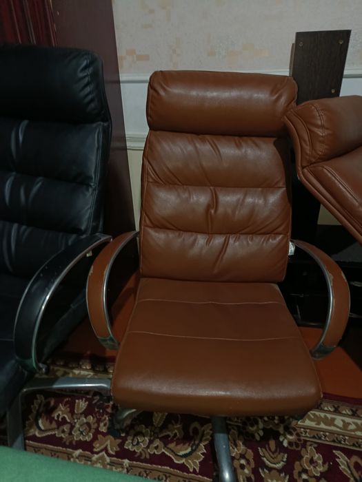 Продаются офисные кресла