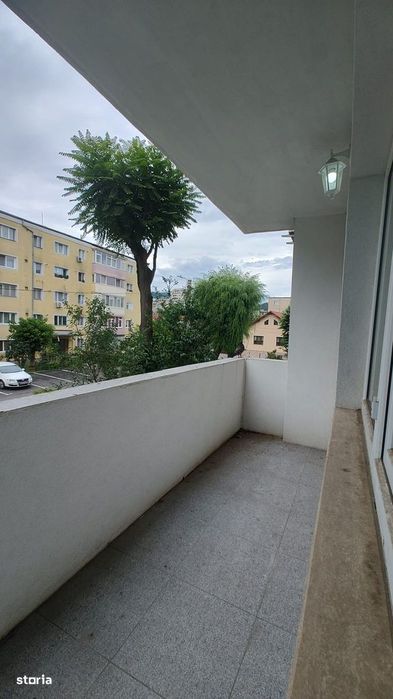 Vând apartament 2 camere,modificat în decomandat, etajul 1, Gojdu