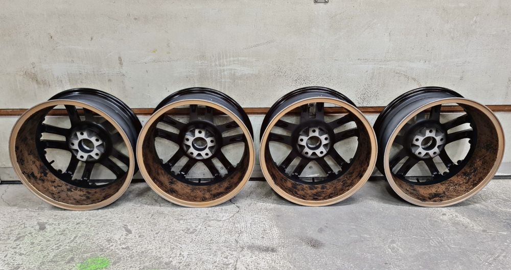 Титанки R17, 5x112 комплект