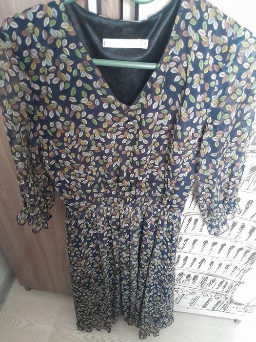 Платья б/у в хорошем состоянии