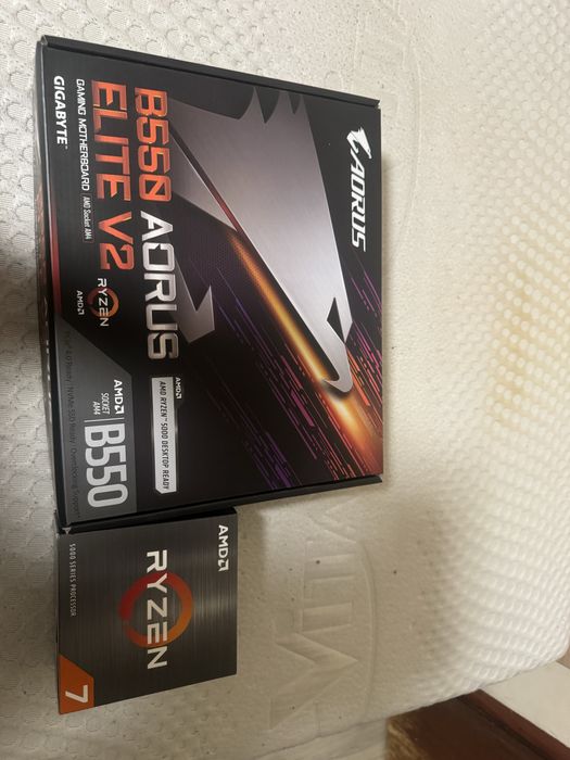Vând componente pc noi
