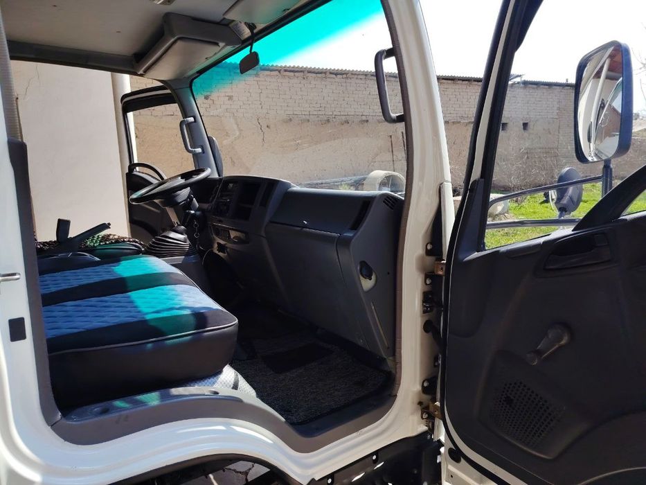 Isuzi vodovoz  6500 ltr  2010 yilda ishlab chiqarilgan