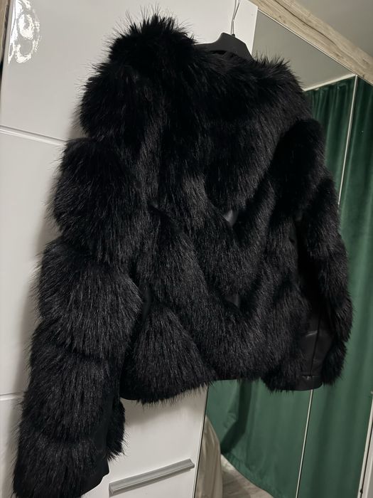 Blană naturală neagră