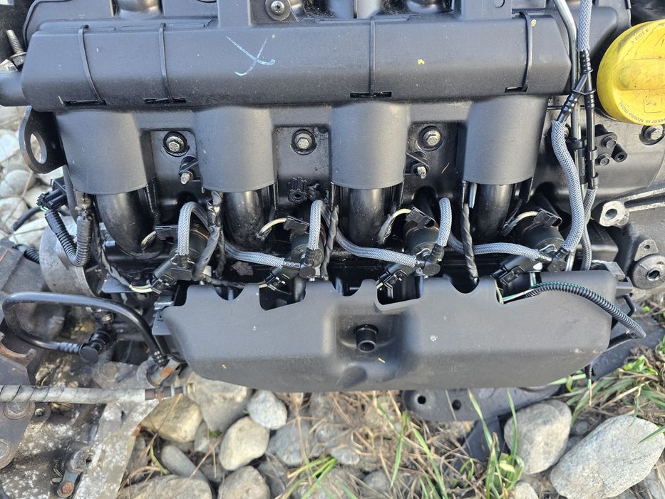 Injectoare opel movano trafic 2.5