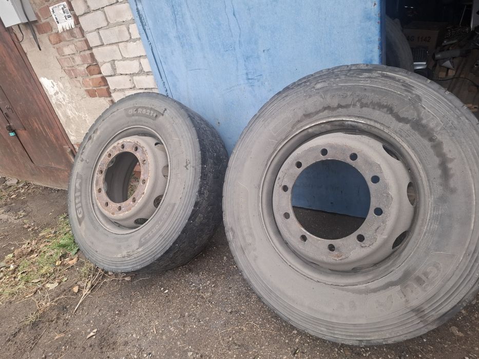 Продам 2 балона с дисками Giti