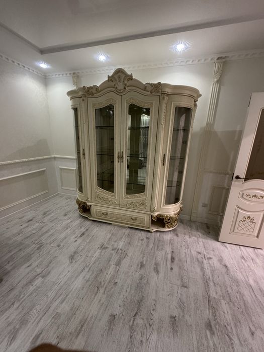 Комплект - Комод  айнамен, Сервант