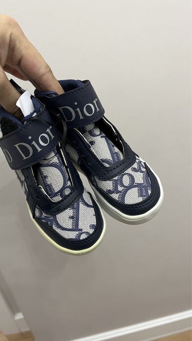 Продается детская обувь