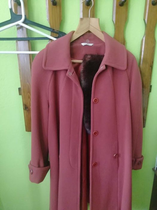 Дамско палто  с подвижна яка