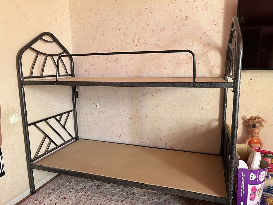 Двухъярусный кровать сатылады.