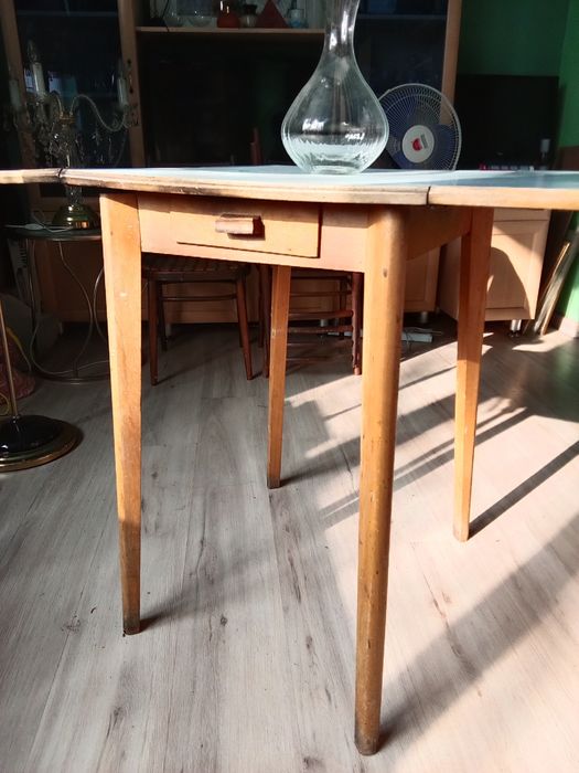 Стол книжка ретро