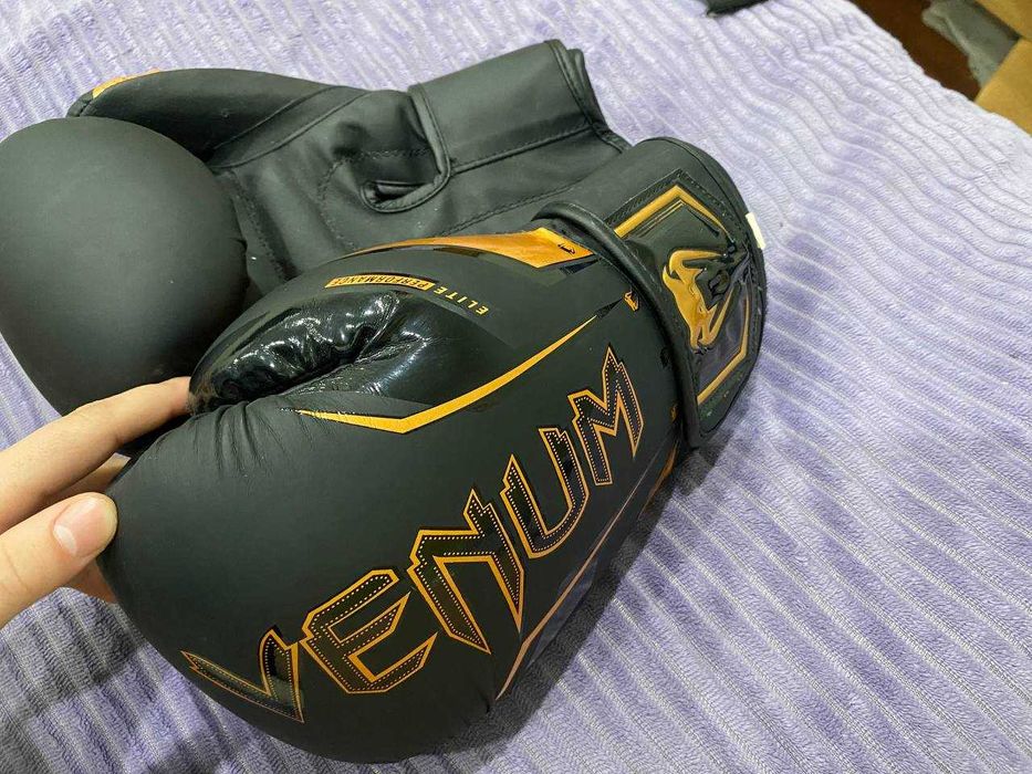 боксерские перчатки