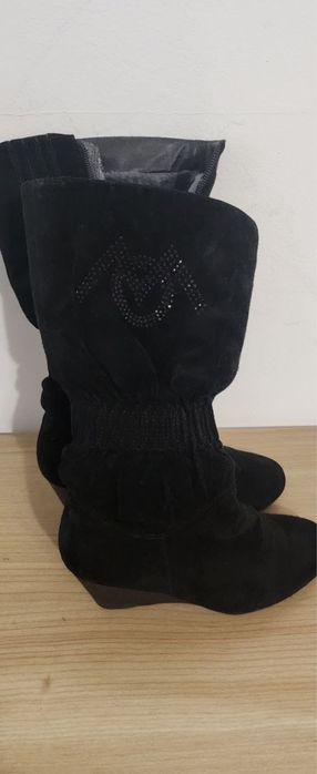 Продаётся зимний сапоги.