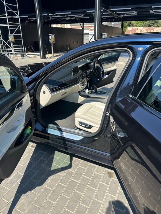 Bmw 730ld 2016 332379 km reali UK mot valabil iunie 2027 log book intreg stare tehnica foarte buns cauciucuri noi revizie efectuata  11000 euro