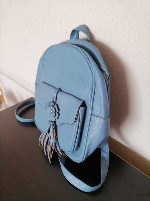 Раници дамски в различни цветове