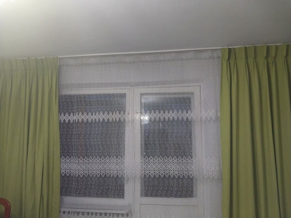Шторы разные, в отличном состояний,