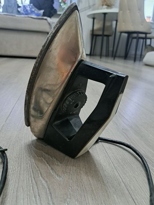 Продам советский утюг 3000
