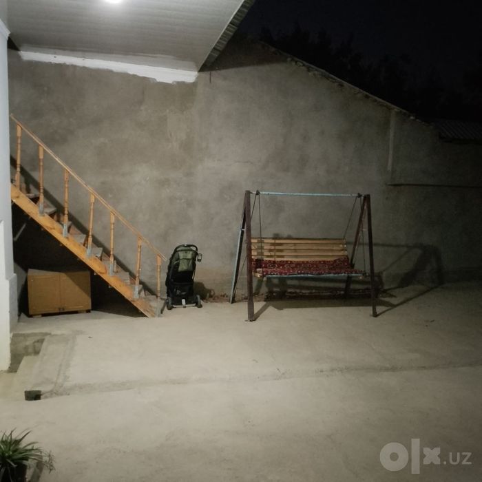 Hovli sotiladi 8 sotix