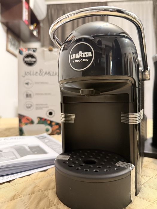 Espressor Lavazza Jolie & Milk