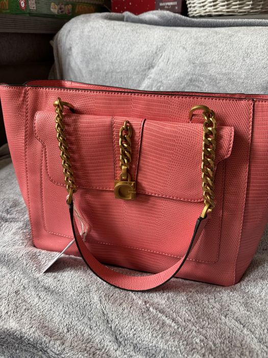 Чисто нова чанта Guess