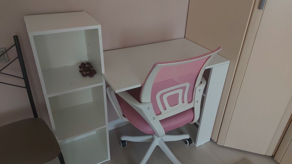 Детский столик для мальчиков и девочек