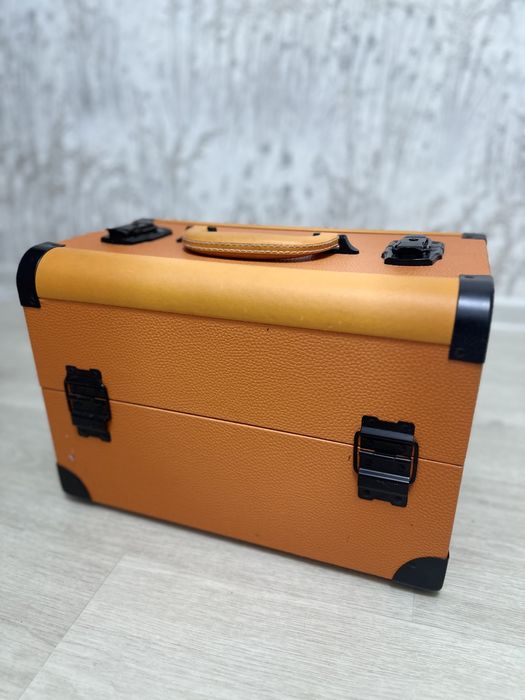 Чемодан  для  визажистов, татуажа, ногтей