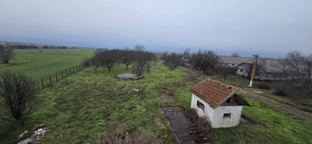 Hala cu teren de 10000mp intravilan