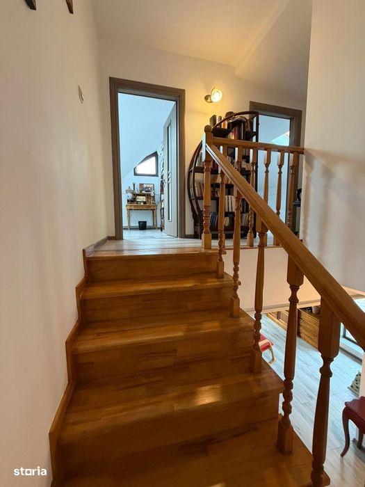 De închiriat – Apartament 3 camere