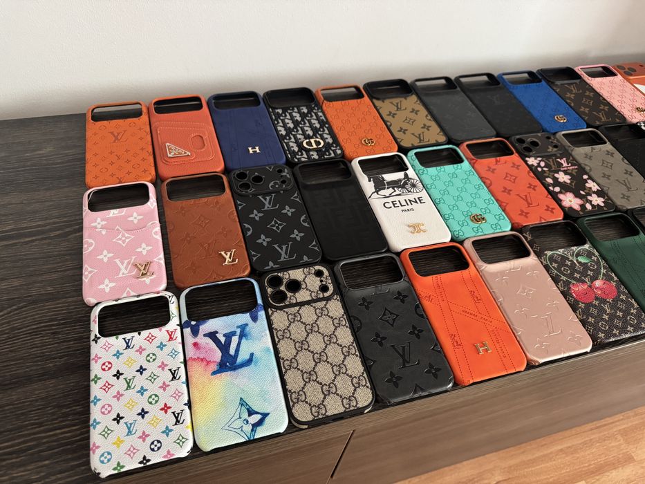 Husa Gucci / Burberry / LV / Louis Vuitton / Christian Dior - iPhone 17 Pro Max