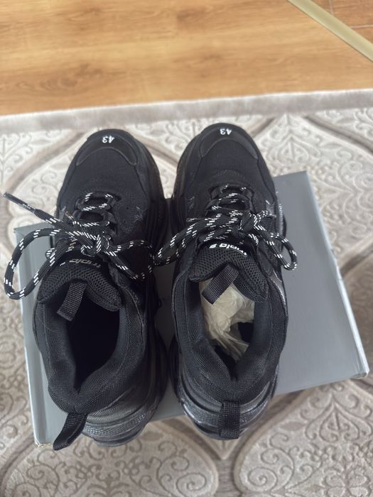 Balenciaga Triple S Black
