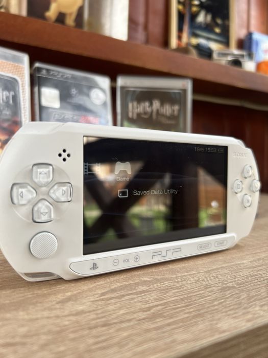 PSP Street White E1004