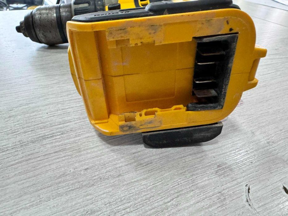 Акумулаторен винтоверт DEWALT DCD791 + 1 бр. батерия 18v 1.5 Ah