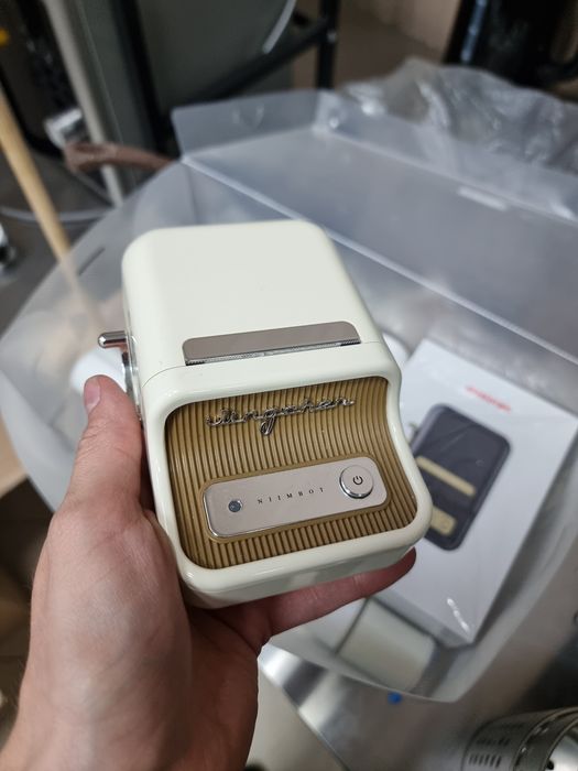 Продам принтер Niimbot B21