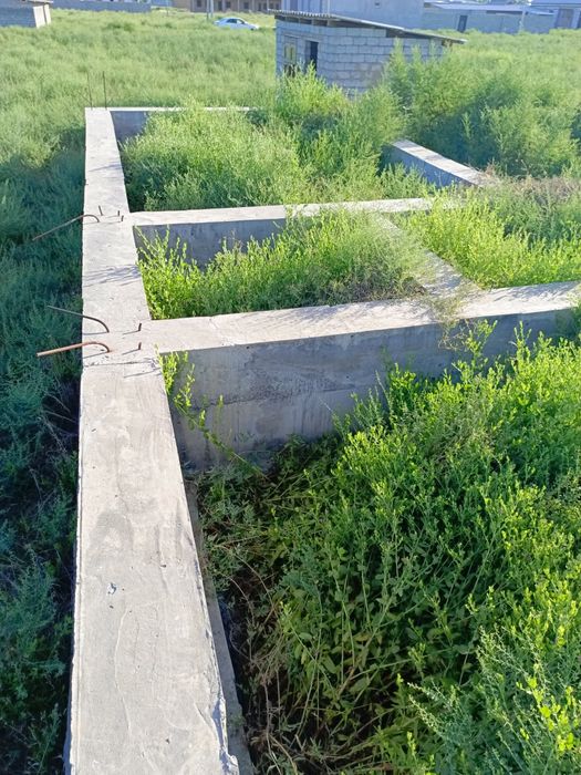 Участка сотилади каробчида 6сотихли фундаменти билан