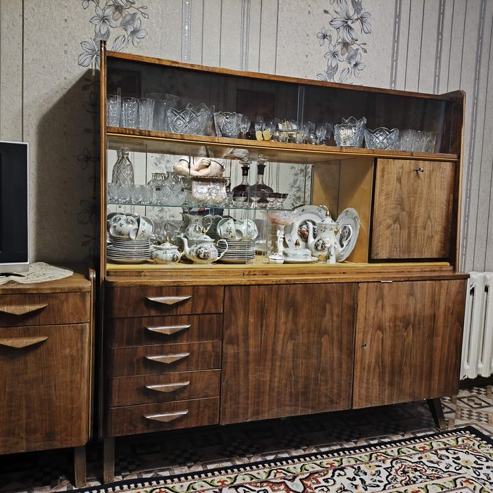 Сервант Румыния 70х годов