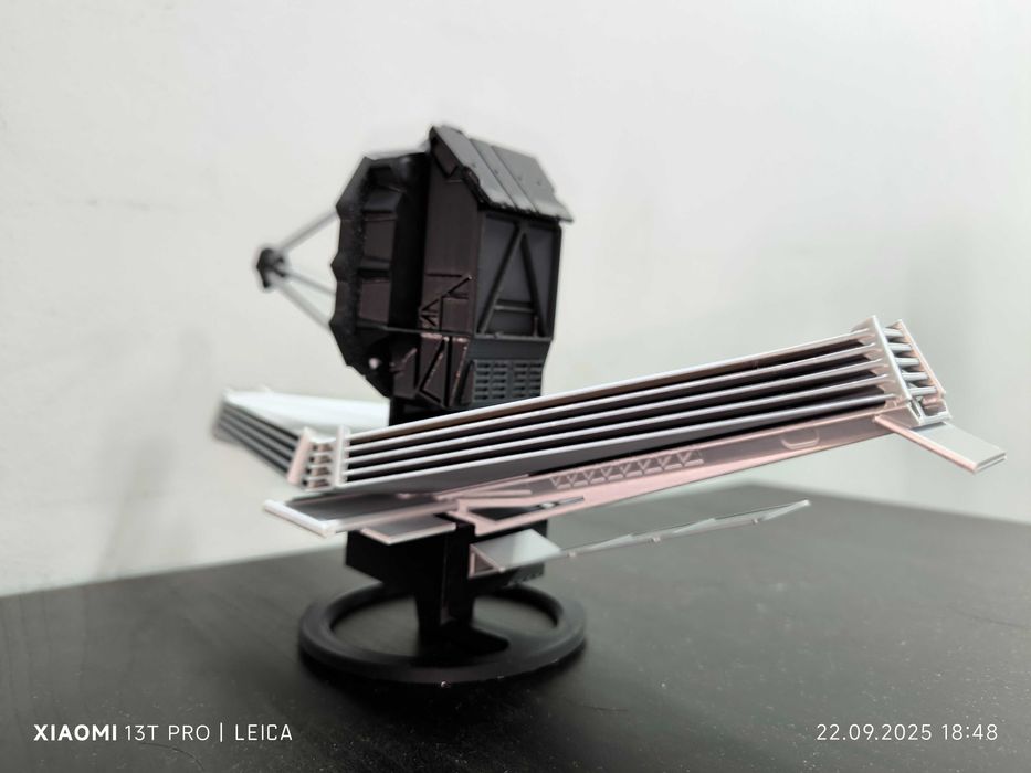 Модель телескоп James Webb