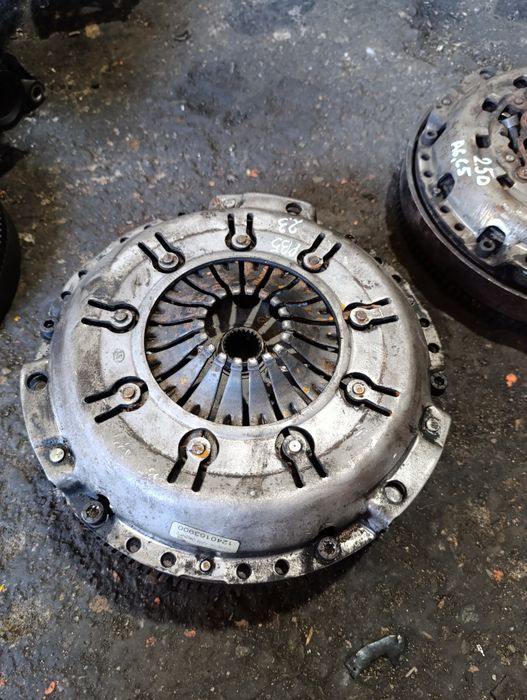 Маховик в сборе на Фольксваген Пассат В5 2.3л AGZ