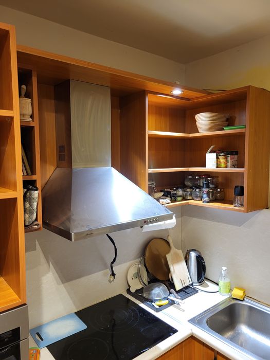 Кухня ъглова с ширм, котлон, мивка, плотове