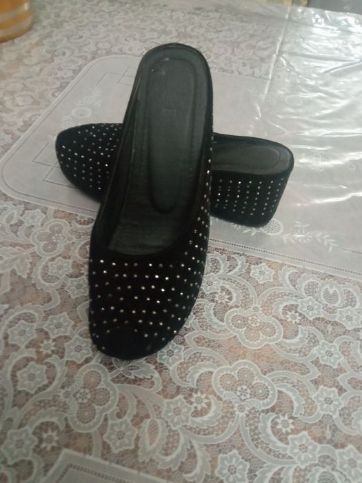 Шлепанцы женские