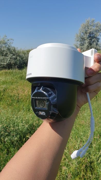 Камера видеонаблюдения| Следит за движением Hikvision