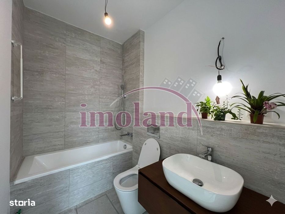 Vanzare - Townhouse 6 camere - mobilat + 2 locuri parcare Avalon Estat